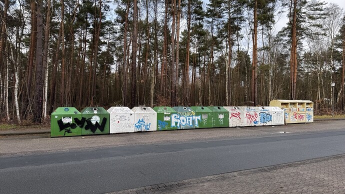 241222-Skaterbahn-Fassberg-rechte-Schmierereien.jpeg